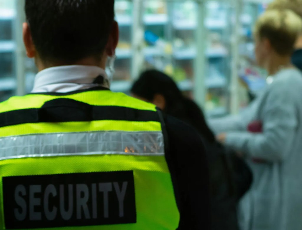 As retail crime surges, 1 in 3 customers step in to protect store staff – SAI Group research