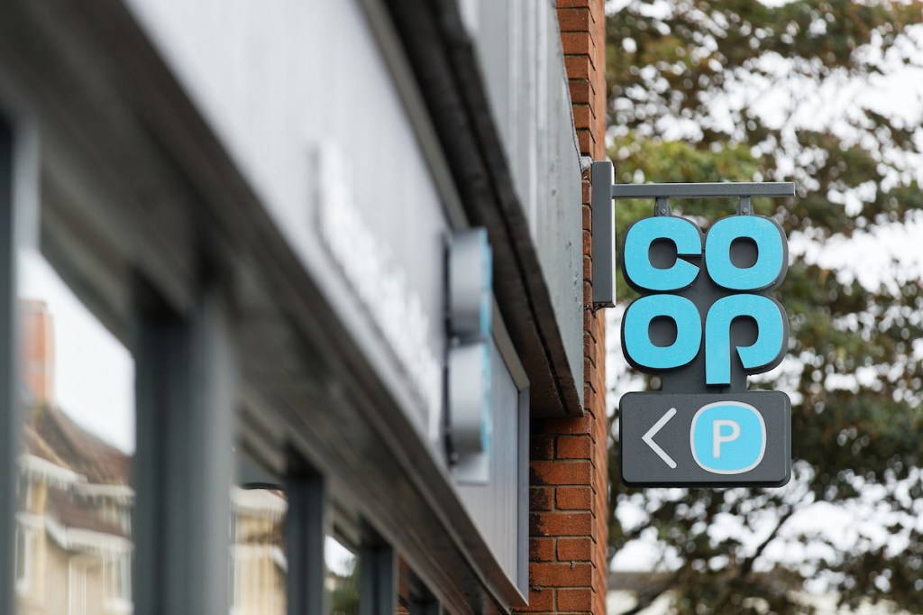Co-op & GXO ink new five‑year deal to extend their transport&nbsp;partnership