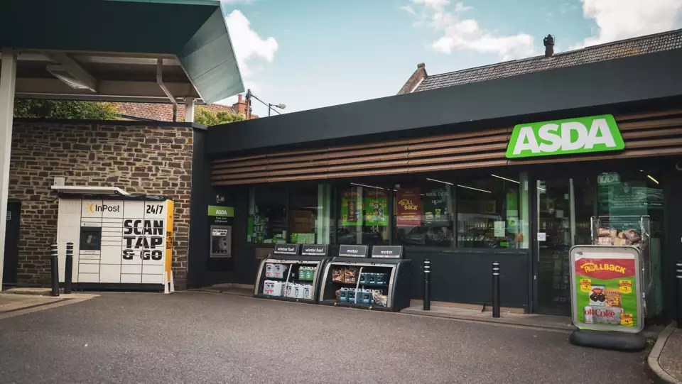 Asda enhances customer convenience, rolling out InPost Lockers to 700 UK stores